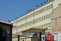  Katedra i Klinika Chirurgii Naczy i Angiologii UM (od strony ulicy Staszica)